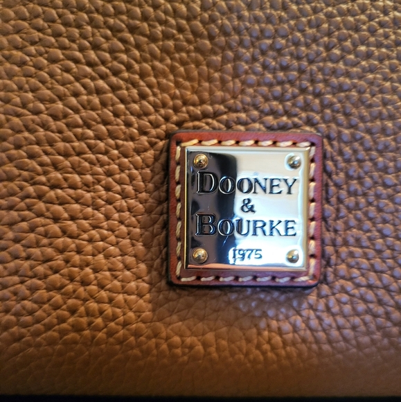 DOONEY & BOURKE PEBBLE GRAIN CAMERON CROSSBODY BAG WITH DUST COVER: CARAMEL NWT - Picture 8 of 13